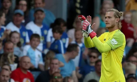 Liverpool thắng trận thứ 3, Karius vẫn không thể gượng cười