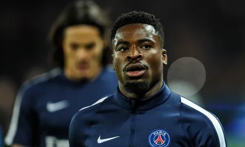 Lo ngại Barca và M.U, PSG hối hả trói chân 'Bad Boy'