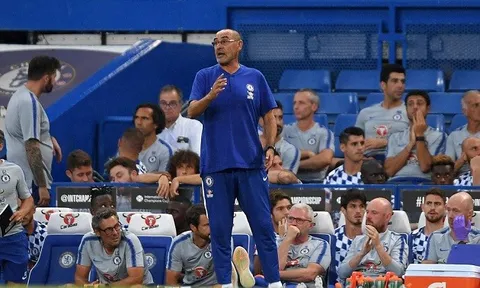 Lộ thêm bằng chứng, Sarri và bộ sậu đang bất lực ở Chelsea