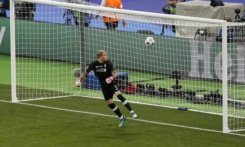 Paul Scholes chỉ trích sao Liverpool thậm tệ sau ác mộng Champions League