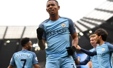 Lực lượng top 6 NHA cuối tuần này: M.U sốc vì Ibra; Man City đón hàng khủng