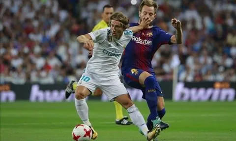 Luka Modric chơi tuyệt hay trước Barcelona