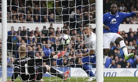 Lukaku lập cú đúp, Leicester thua trận đầu tiên dưới thời Shakespeare