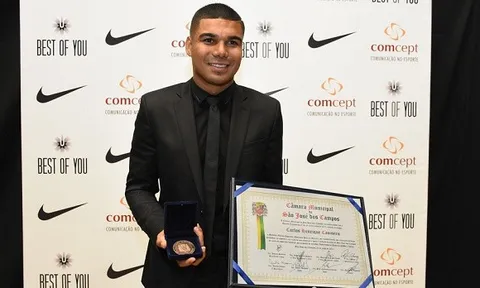Lý do đồng đội muốn Ronaldo ở lại Real Madrid