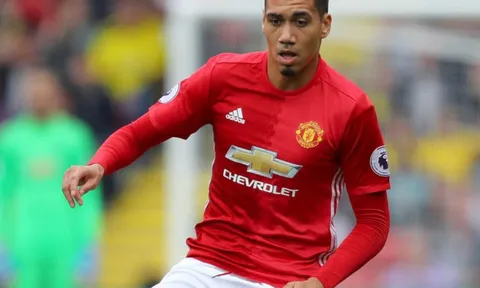Lý do Mourinho nên tin tưởng Chris Smalling