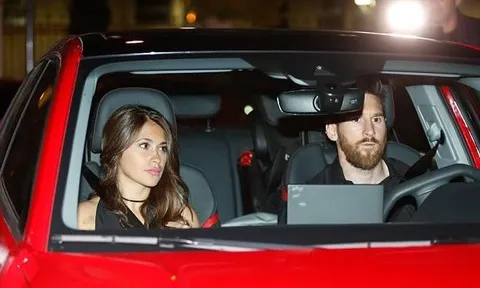 Messi và đồng đội mừng cú đúp danh hiệu ở khách sạn hạng sang