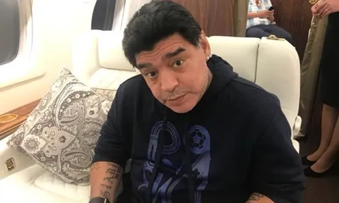Huyền thoại Maradona bất chấp sức khỏe vì Argentina