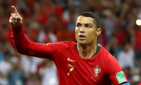 Mặc kệ trốn thuế, Ronaldo vẫn lập hat-trick chinh phục World Cup
