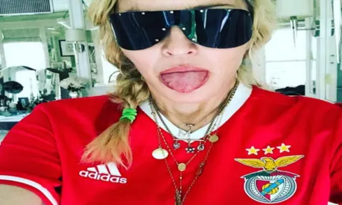 Madonna "nâng bước" con nuôi trở thành... cầu thủ bóng đá