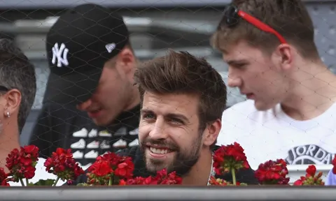 Pique bị la ó khi xem giải quần vợt Madrid Open