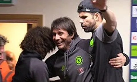 Màn 'bắt cóc' Conte ngay trong họp báo của dàn sao Chelsea