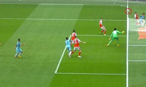 Man City bị tước bàn thắng hợp lệ?