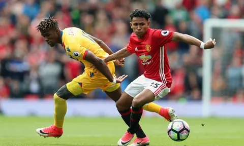 Màn ra mắt ấn tượng của Demetri Mitchell vs Crystal Palace