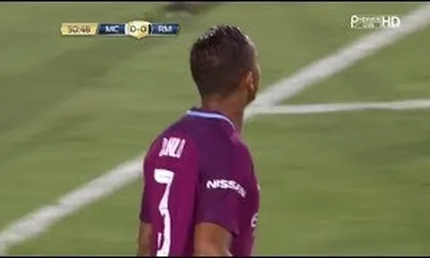 Màn ra mắt Man City của Danilo