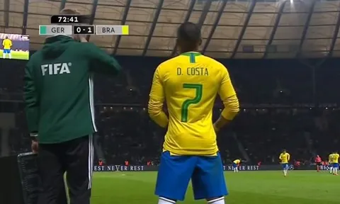 Màn trình diễn của Douglas Costa trước Đức