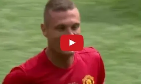 Màn trình diễn của Nemanja Vidic trong trận đấu tri ân Carrick