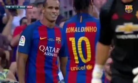 Màn trình diễn của Rivaldo vs huyền thoại Man Utd