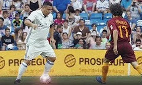 Màn trình diễn của Ronaldo (Real Madrid Legends vs Roma Legends)