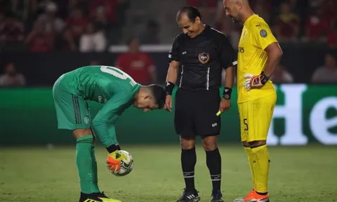 Man United đánh bại Milan sau 26 quả penalty căng thẳng