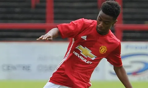 Man United sắp trình làng Ngoại hạng Anh cầu thủ trẻ nhất lịch sử