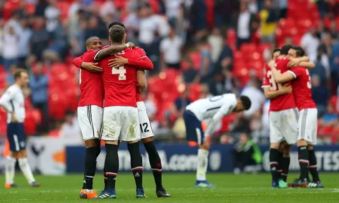 Mourinho sẽ không biến Man United thành Liverpool hay Arsenal