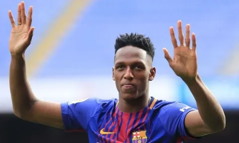 Man Utd cạnh tranh với Lyon trong thương vụ ngôi sao Barca