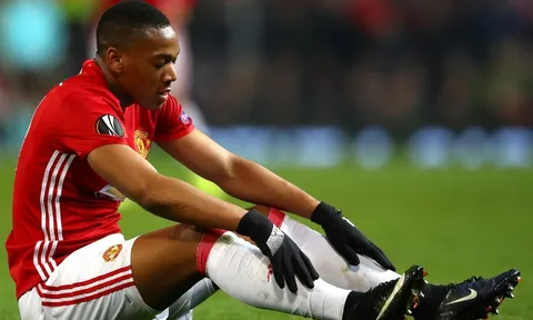 "Càng ngày, cậu ta càng chơi giống Depay"