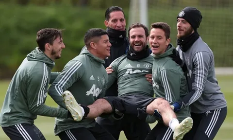 Man Utd 'quậy' hết cỡ mừng sinh nhật Juan Mata