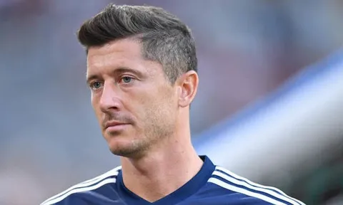 "Đến Old Trafford, Lewandowski phải chấp nhận dạt cánh"