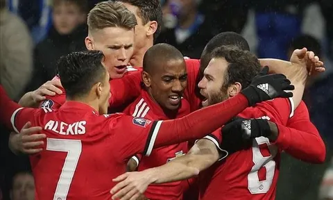 Vì Mata và Sanchez, HLV Mourinho phải thay đổi kế hoạch chuyển nhượng