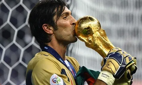Materazzi: 'Buffon vĩ đại nhất lịch sử'