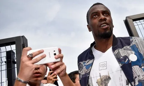 Matuidi bị CĐV bao vây trong ngày đầu đến Juventus
