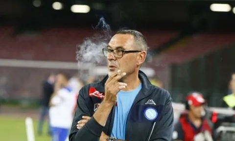 Maurizio Sarri: Nhà kinh doanh ngoại tệ và "thiên tài" nghiện thuốc lá
