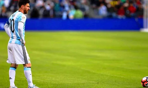 "Messi gặp nhiều khó khăn ở đội tuyển hơn Maradona"