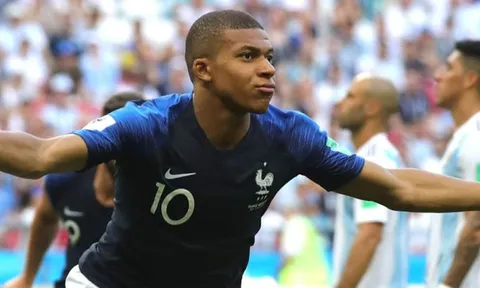 Mbappe: 'Đừng so sánh tôi với Pele'