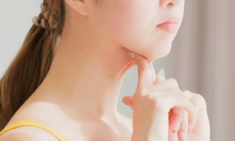 Mẹo ăn uống giúp giảm béo mặt, giảm nọng cằm