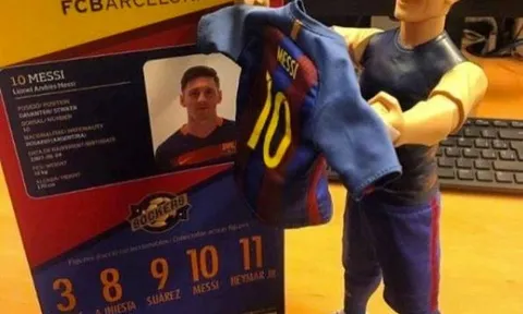 Món đồ chơi hình Messi khiến CĐV Real tức tối