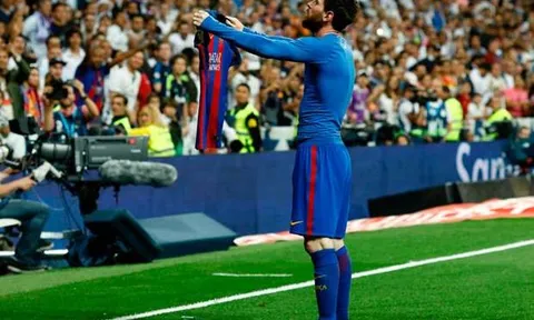 Messi hướng tới kỷ lục giày vàng châu Âu của Ronaldo
