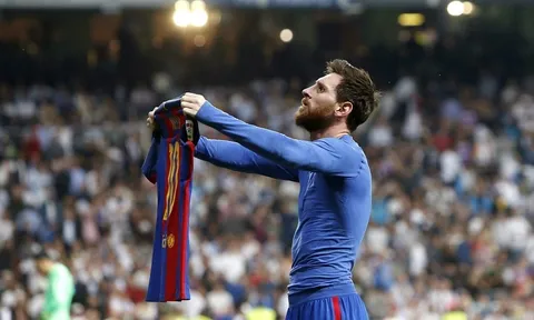 Messi che mờ Ronaldo, Barca giành 3 điểm trong phút cuối cùng