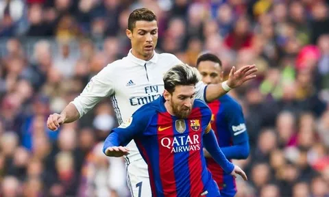 Ronaldo xuất chúng, Messi lo ngay ngáy mất QBV