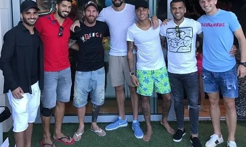 Messi, Suarez hội ngộ Neymar, ban lãnh đạo Barca 'sôi máu'