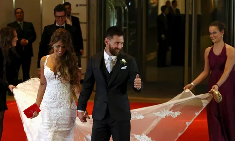 Messi tặng đồ ăn, thức uống thừa sau hôn lễ