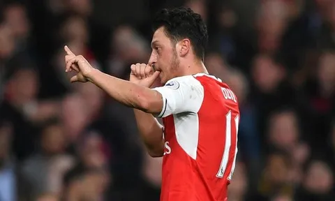 Mesut Oezil: Mặc kệ chỉ trích, tôi biết tôi là ai