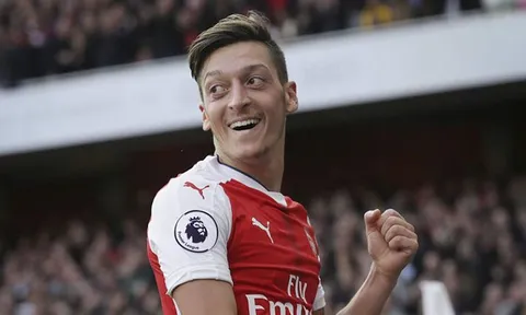 Mesut Ozil ra mắt đội tuyển eSports