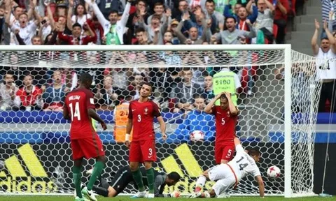 Mexico dùng không chiến buộc người Bồ chia điểm