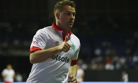 Micheal Owen lập công, huyền thoại Anh vẫn thua đậm trước Tây Ban Nha