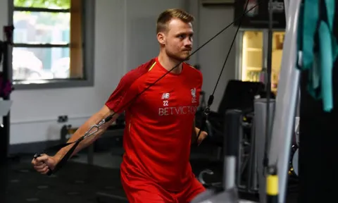 Mignolet trở lại, 'khung gỗ' của Liverpool lại được hâm nóng