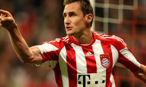Miroslav Klose khi còn khoác áo Bayern Munich