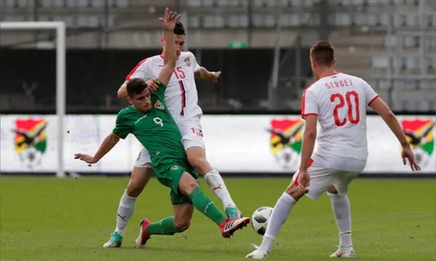 Tiền đạo Newcastle lập hattrick giúp Serbia đè bẹp Bolivia