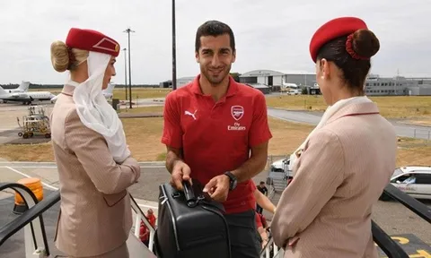 Mkhitaryan "e thẹn" trước những bóng hồng trước khi đặt chân lên đất Singapore